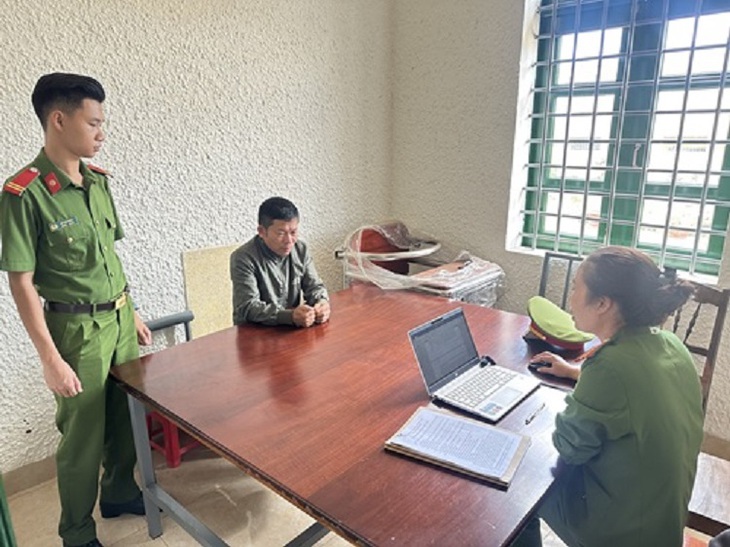 Bị bắt vì mua pháo nổ để dành bán kiếm lời dịp Tết- Ảnh 1.
