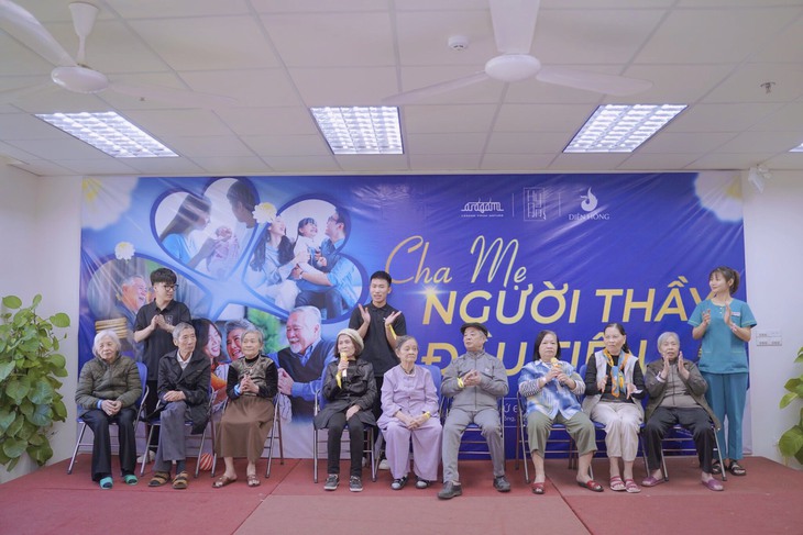 Tri ân 20/11: Hy An Việt Nam và Aragami Việt Nam kết nối trái tim qua chương trình ý nghĩa- Ảnh 2. Tri ân 20/11: Hy An Việt Nam và Aragami Việt Nam kết nối trái tim qua chương trình ý nghĩa- Ảnh 2.