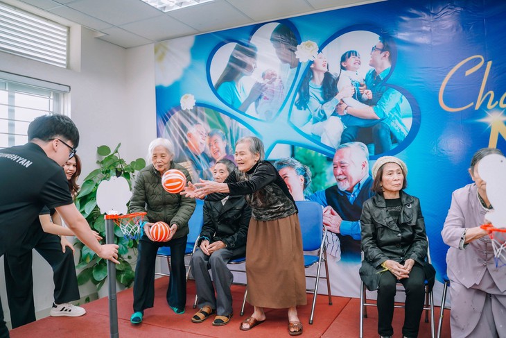 Tri ân 20/11: Hy An Việt Nam và Aragami Việt Nam kết nối trái tim qua chương trình ý nghĩa- Ảnh 3. Tri ân 20/11: Hy An Việt Nam và Aragami Việt Nam kết nối trái tim qua chương trình ý nghĩa- Ảnh 3.
