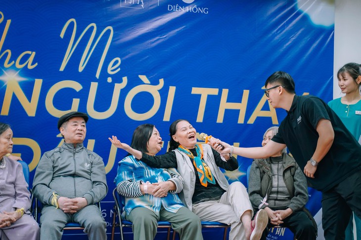 Tri ân 20/11: Hy An Việt Nam và Aragami Việt Nam kết nối trái tim qua chương trình ý nghĩa- Ảnh 4. Tri ân 20/11: Hy An Việt Nam và Aragami Việt Nam kết nối trái tim qua chương trình ý nghĩa- Ảnh 4.