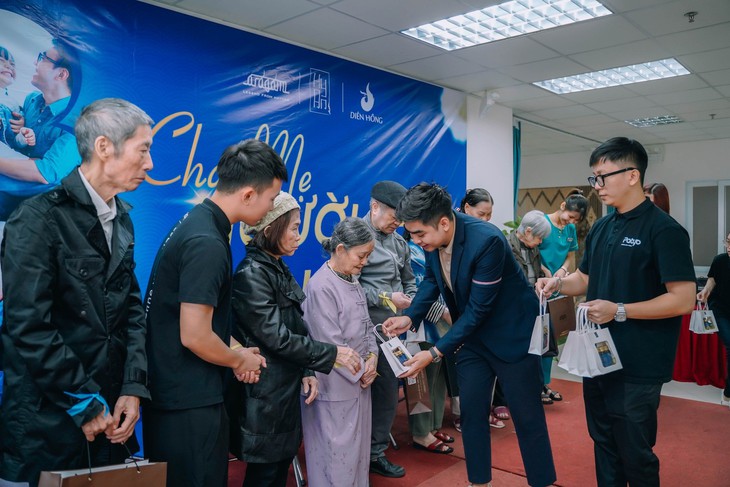 Tri ân 20/11: Hy An Việt Nam và Aragami Việt Nam kết nối trái tim qua chương trình ý nghĩa- Ảnh 5. Tri ân 20/11: Hy An Việt Nam và Aragami Việt Nam kết nối trái tim qua chương trình ý nghĩa- Ảnh 5.