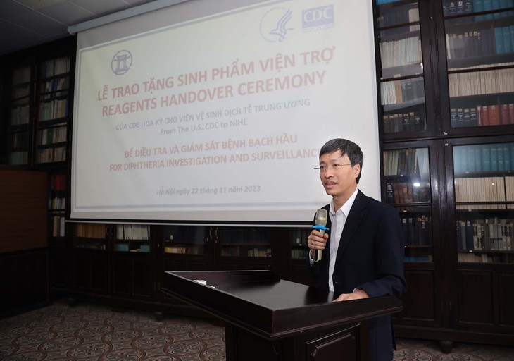 Tiếp nhận sinh phẩm phục vụ điều tra, giám sát bệnh bạch hầu do CDC Hoa Kỳ viện trợ- Ảnh 1.