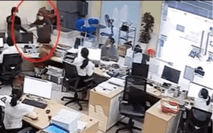 Video cận cảnh vụ cướp ngân hàng đâm bảo vệ tử vong ở Đà Nẵng