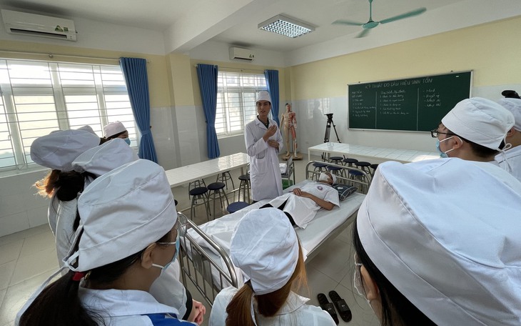 Đa dạng hóa hình thức đào tạo góp phần nâng cao số lượng và chất lượng nguồn nhân lực y tế