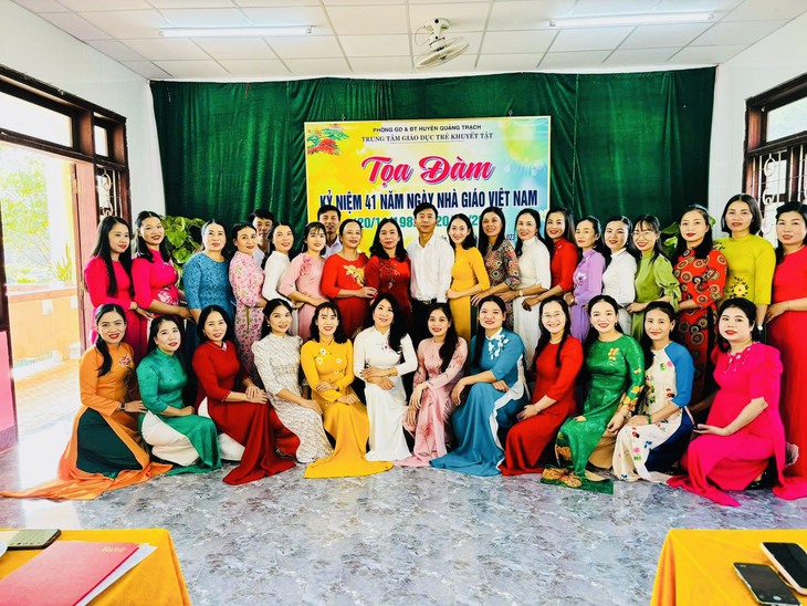 Những người gieo mầm tri thức cho trẻ khuyết tật- Ảnh 1.