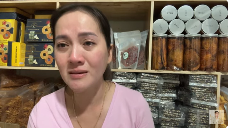 Con gái cố NSƯT Vũ Linh bật khóc, xin lỗi trên livestream sau ồn ào của Nguyên Vũ và Phương Lê- Ảnh 1.