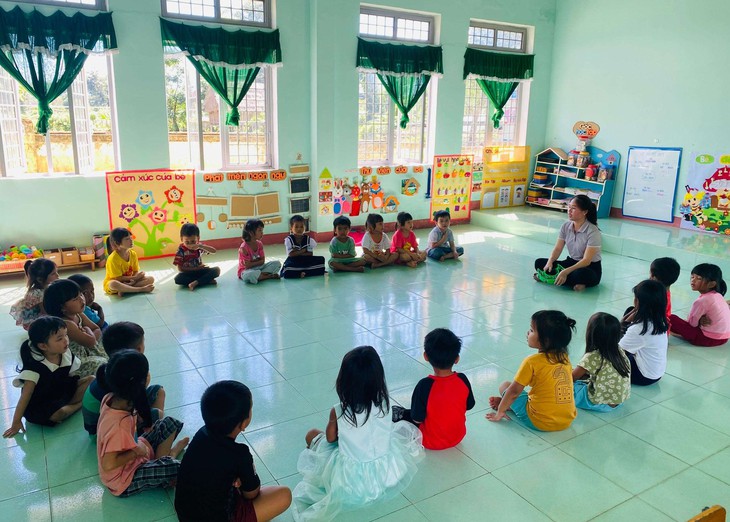 Hỗ trợ đảm bảo bữa ăn dinh dưỡng cho trẻ em dân tộc Rơ Măm- Ảnh 1.