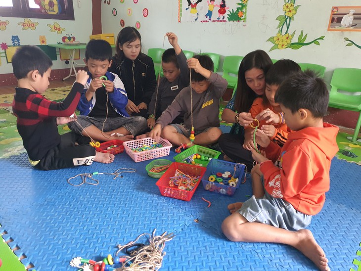 Những người gieo mầm tri thức cho trẻ khuyết tật- Ảnh 2.