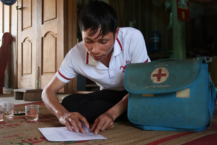 Theo chân nhóm đồng đẳng băng rừng, vượt suối giúp người nhiễm HIV ở vùng biên- Ảnh 13.