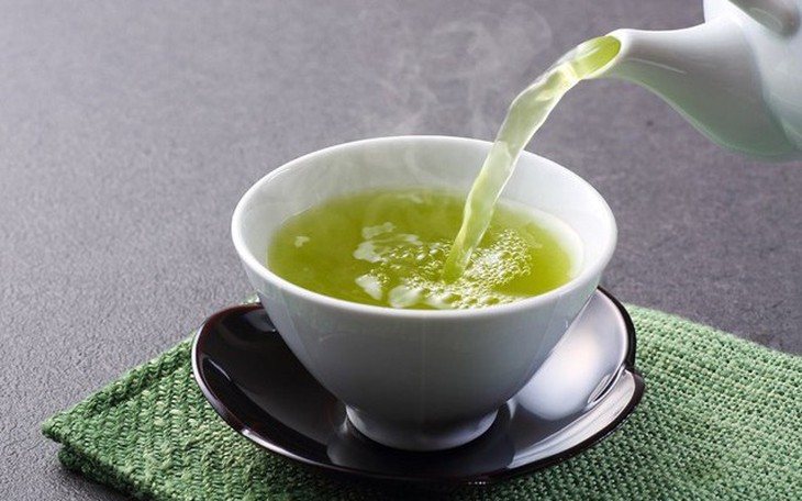 Uống trà thảo mộc giúp bạn thư giãn khi căng thẳng, mệt mỏi