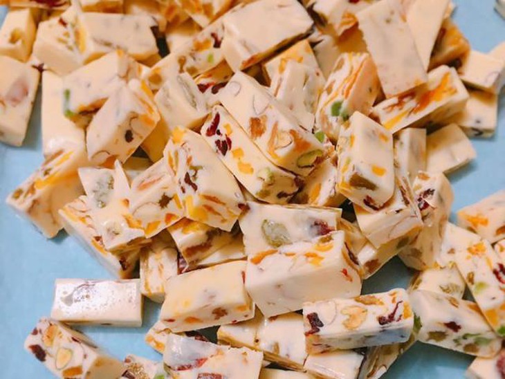 Bánh kẹo truyền thống tự làm 'hot' dịp cuối năm có đảm bảo an toàn thực phẩm?- Ảnh 3. Bánh kẹo truyền thống tự làm 'hot' dịp cuối năm có đảm bảo an toàn thực phẩm?- Ảnh 3.