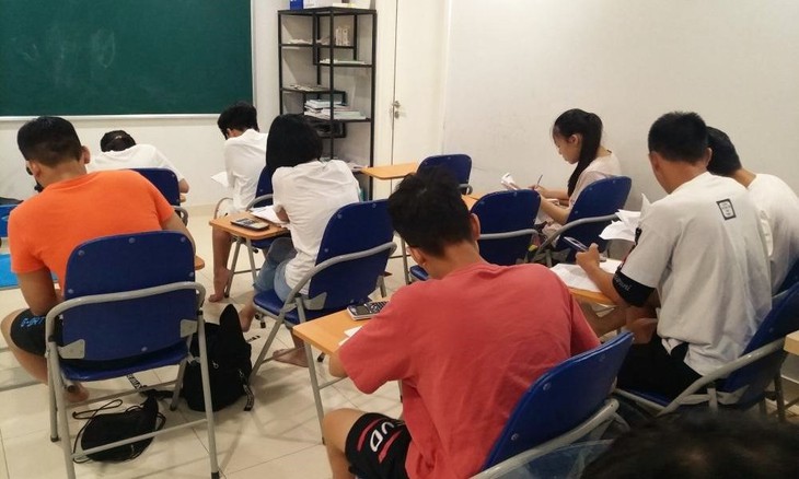 Đưa dạy thêm vào ngành nghề kinh doanh có điều kiện tác động thế nào đến giáo viên?- Ảnh 1. Đưa dạy thêm vào ngành nghề kinh doanh có điều kiện tác động thế nào đến giáo viên?- Ảnh 1.