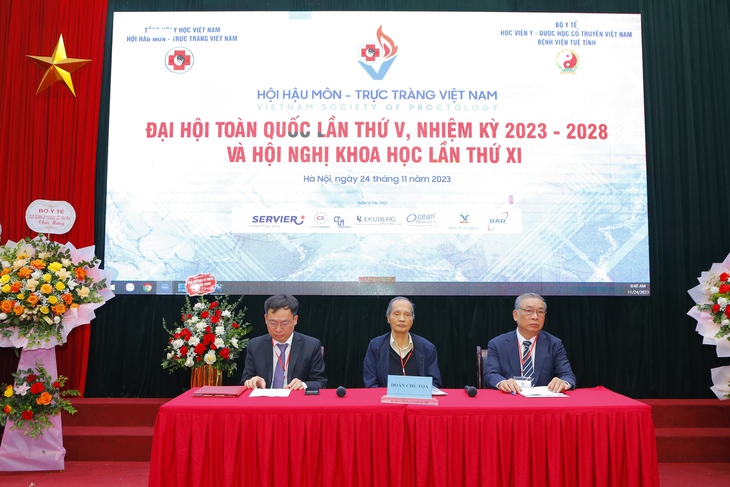 Tiến bộ vượt bậc trong điều trị bệnh lý hậu môn trực tràng- Ảnh 9. Tiến bộ vượt bậc trong điều trị bệnh lý hậu môn trực tràng- Ảnh 9.