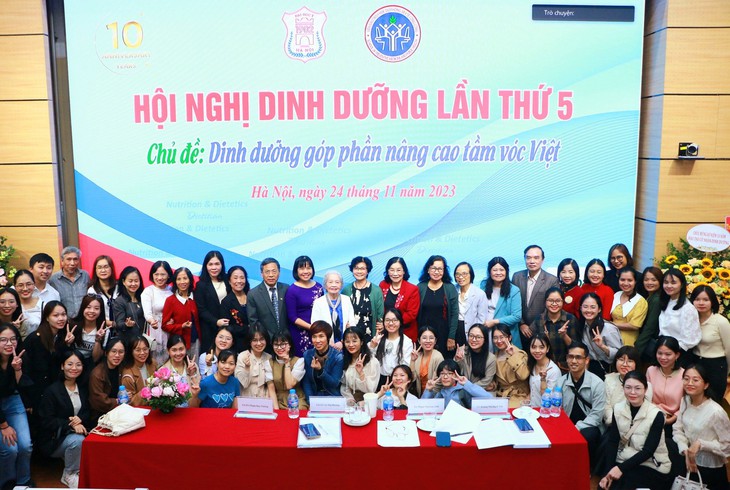 10 năm đào tạo cử nhân Dinh dưỡng: Cần tiếp tục phát huy đào tạo nguồn nhân lực chuyên sâu về dinh dưỡng- Ảnh 3. 10 năm đào tạo cử nhân Dinh dưỡng: Cần tiếp tục phát huy đào tạo nguồn nhân lực chuyên sâu về dinh dưỡng- Ảnh 3.