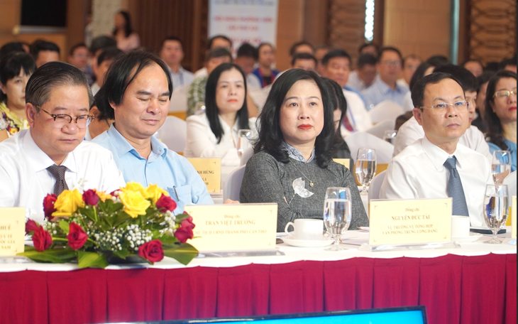 Bộ Y tế cùng 700 đại biểu của các bệnh viện phía Nam trao đổi tháo gỡ "điểm nghẽn" đấu thầu thuốc
