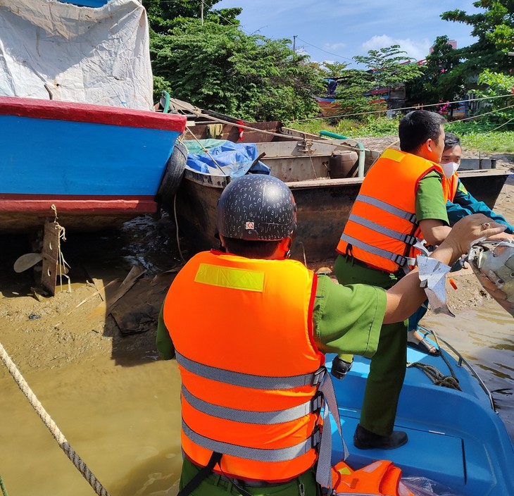 Nha Trang: ‘Cát tặc’ hoành hành trên sông Cái - Ảnh 3.