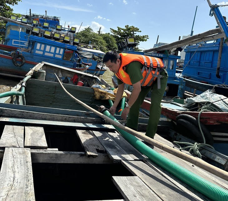 Nha Trang: ‘Cát tặc’ hoành hành trên sông Cái - Ảnh 4.