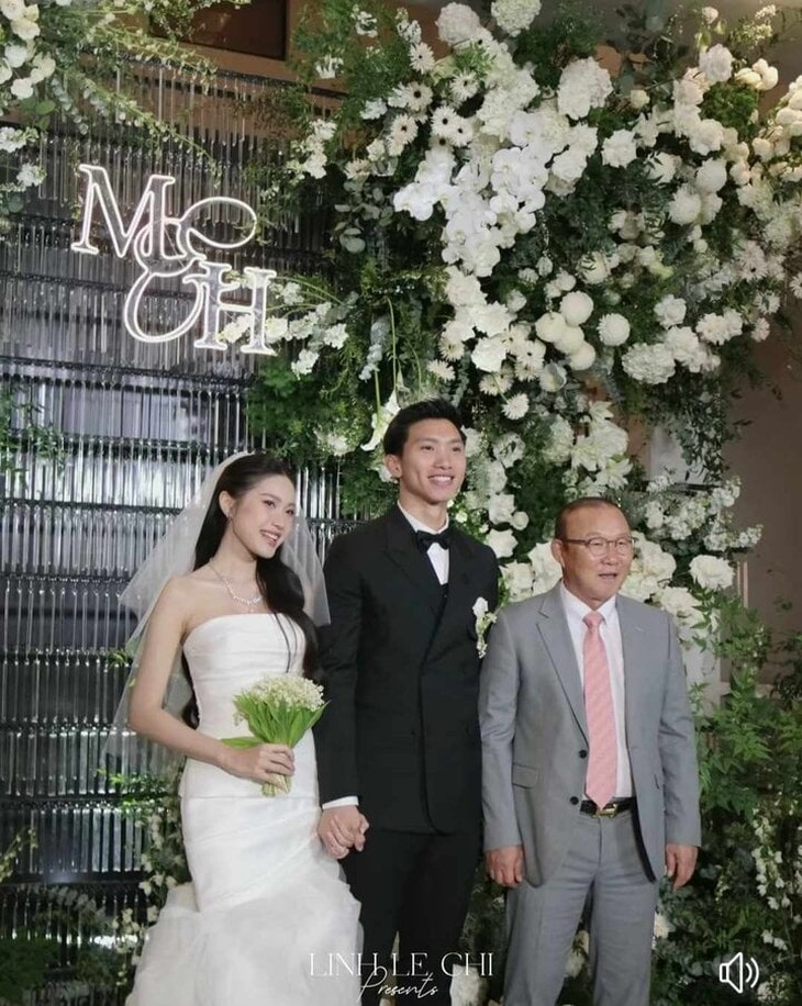 Văn Hậu lau nước mắt cho Hải My trong tiệc cưới ở khách sạn 5 sao- Ảnh 3.