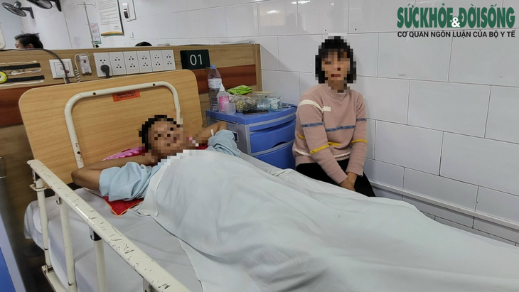 2 người ăn mật cá trắm bị suy thận phải lọc máu- Ảnh 2.