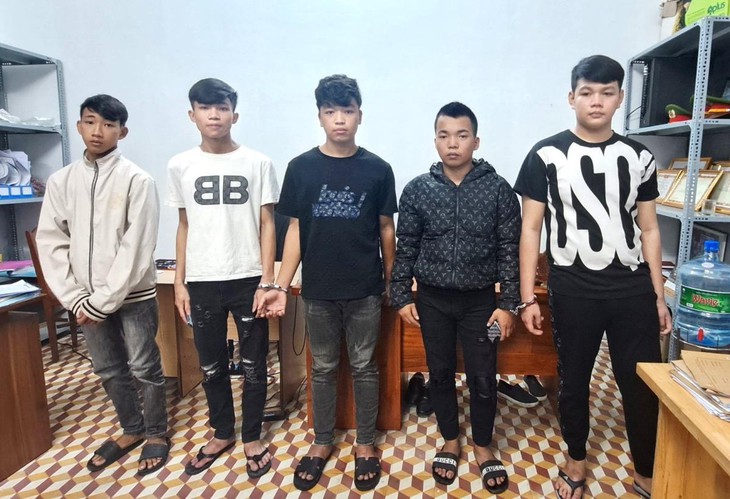 Khởi tố nhóm giữ người trái luật và cướp tài sản ở Đà Nẵng- Ảnh 1. Khởi tố nhóm giữ người trái luật và cướp tài sản ở Đà Nẵng- Ảnh 1.