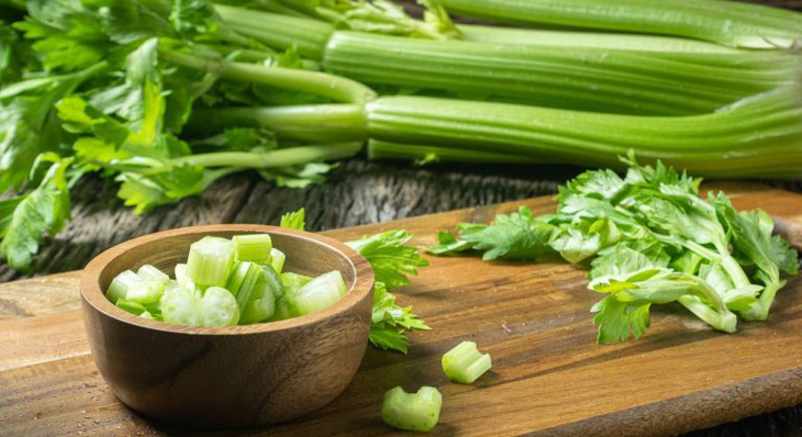Nước ép cần tây có phải là một 'siêu thực phẩm' thải độc gan?- Ảnh 1.