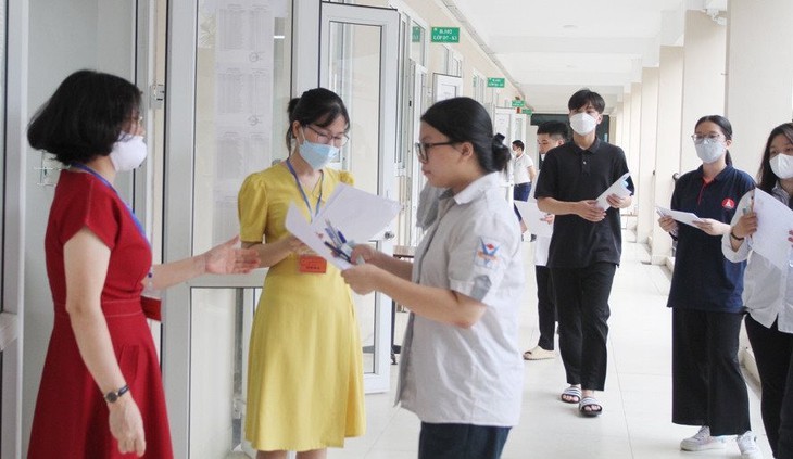 Khi nào "chốt" phương án thi tốt nghiệp THPT từ năm 2025?- Ảnh 1.