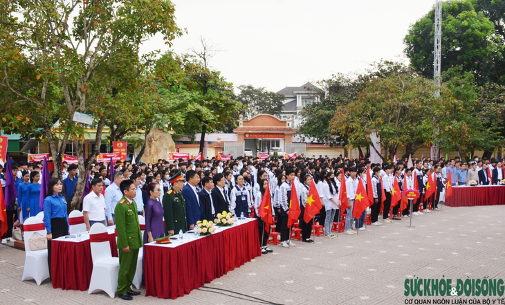 Míttinh hưởng ứng Ngày Thế giới Phòng Chống AIDS tại Nghệ An- Ảnh 1.