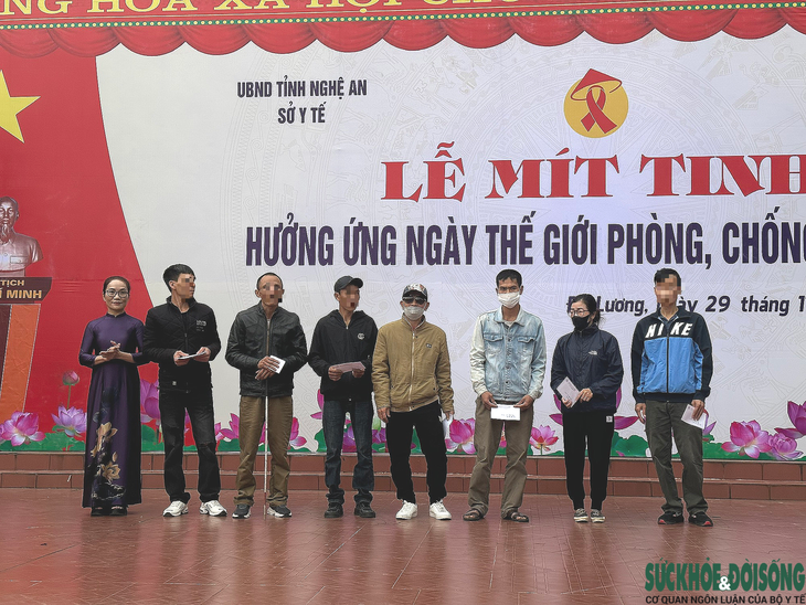 Míttinh hưởng ứng Ngày Thế giới Phòng Chống AIDS tại Nghệ An- Ảnh 5.