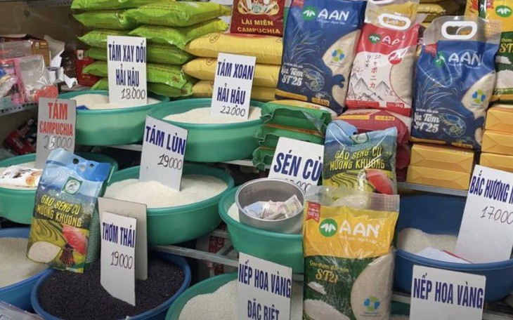 Giá gạo, học phí tăng khiến CPI tháng 11 tăng 0,25%