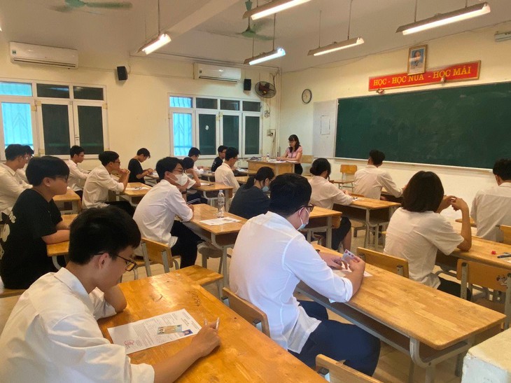 Lộ phương án thi tốt nghiệp THPT 2025: Không bắt buộc phải thi Ngoại ngữ- Ảnh 1. Lộ phương án thi tốt nghiệp THPT 2025: Không bắt buộc phải thi Ngoại ngữ- Ảnh 1.
