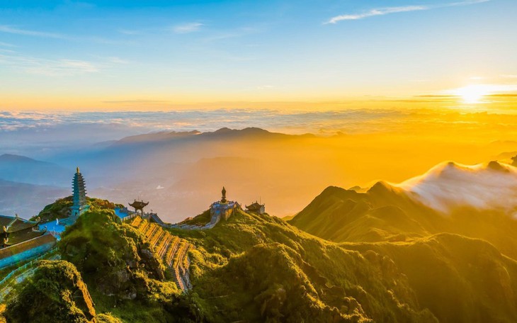 Linh thiêng lễ vía Quán Thế Âm Bồ Tát xuất gia tại Fansipan