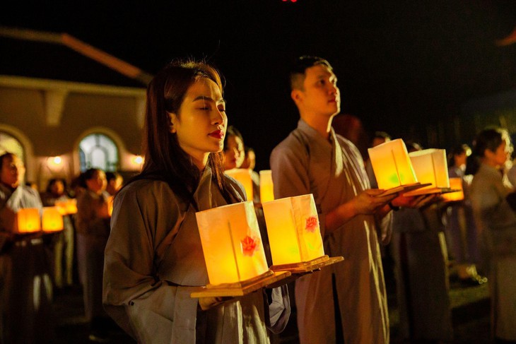 Linh thiêng lễ vía Quán Thế Âm Bồ Tát xuất gia tại Fansipan - Ảnh 2.