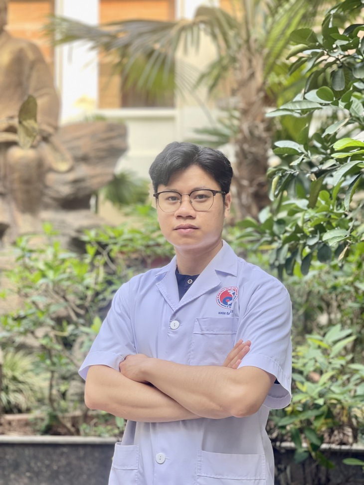 Thực hư chuyện chữa rụng tóc bằng B1 - Ảnh 1. Thực hư chuyện chữa rụng tóc bằng B1 - Ảnh 1.