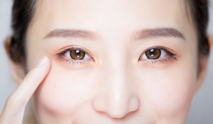 Nếu mắt bạn thường khô, mệt mỏi và mờ, bạn nên uống nước nhiều hơn. Ảnh minh họa