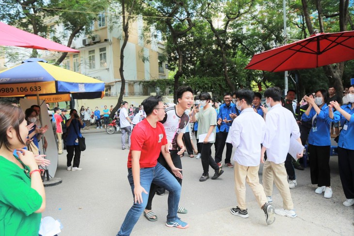 Thi tốt nghiệp THPT 2025 với 4 môn: Giáo viên, chuyên gia nói gì?- Ảnh 1.