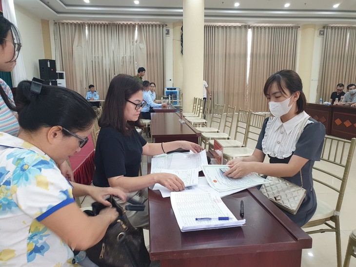 Tiến hành chi trả tiền hỗ trợ cho các nạn nhân vụ cháy chung cư mini ở Hà Nội - Ảnh 1.