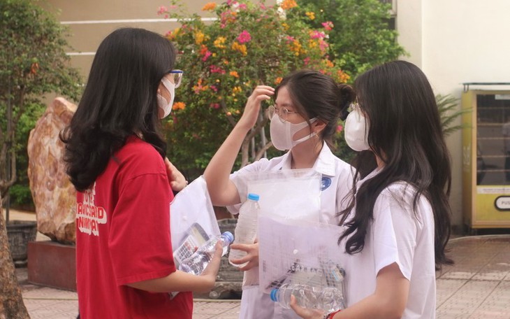 Thi lớp 10 ở Hà Nội: Đến hẹn lại ‘nóng’ giữ hay bỏ môn thi thứ 4?