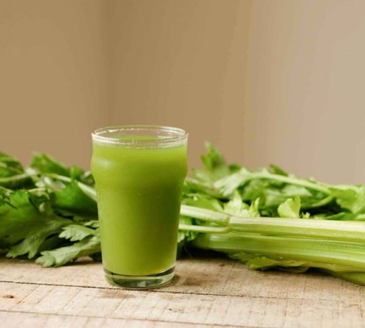 3 điều cần lưu ý khi dùng nước ép cần tây - Ảnh 2.