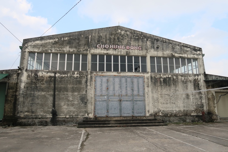 Chợ tiền tỷ bỏ hoang ở TP Vinh - Ảnh 2.