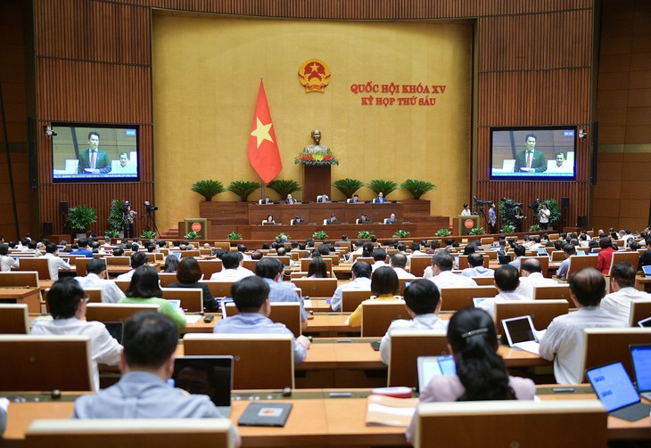 Sông bị ô nhiễm nhiều năm, ĐBQH chất vấn, tranh luận với Bộ trưởng TNMT tới cùng - Ảnh 4.