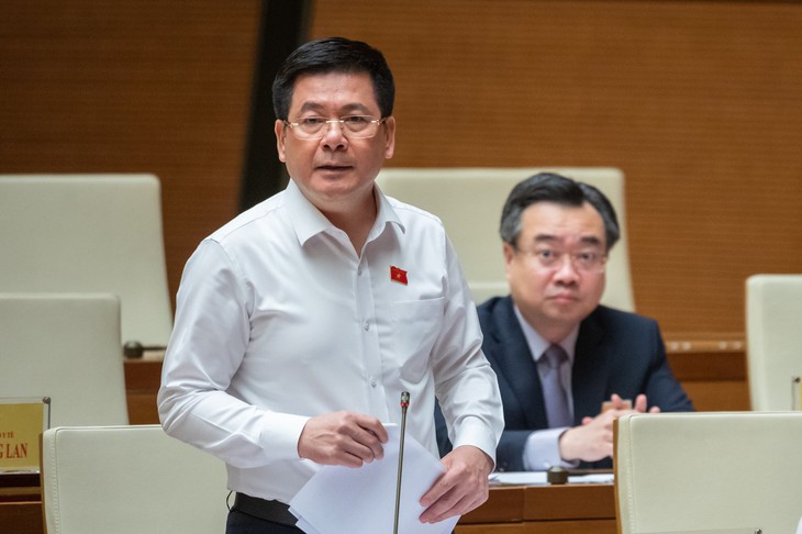 Hàng giả, hàng nhái tràn lan trên thương mại điện tử, ĐBQH 'truy' trách nhiệm Bộ Công thương - Ảnh 3. Hàng giả, hàng nhái tràn lan trên thương mại điện tử, ĐBQH 'truy' trách nhiệm Bộ Công thương - Ảnh 3.