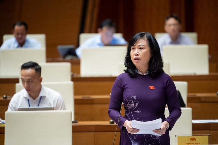 Bộ trưởng Đào Hồng Lan thông tin về vấn đề 'cơ chế thanh toán khi người có thẻ BHYT tự mua thuốc' - Ảnh 1. Bộ trưởng Đào Hồng Lan thông tin về vấn đề 'cơ chế thanh toán khi người có thẻ BHYT tự mua thuốc' - Ảnh 1.