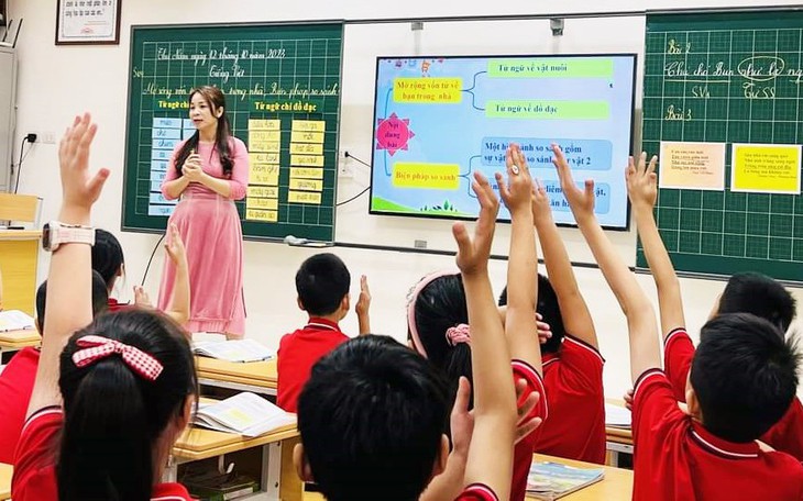 Tình trạng giáo viên nghỉ việc tiếp tục gia tăng, Bộ trưởng Bộ Nội vụ nêu loạt giải pháp