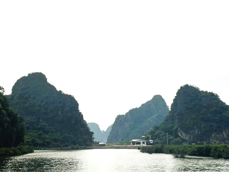Chủ đầu tư dự án lấn vùng đệm vịnh Hạ Long bị phạt 125 triệu - Ảnh 1.
