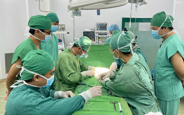 Giúp bệnh nhi 5 tháng tuổi thoát dị tật bẩm sinh cơ quan tiết niệu