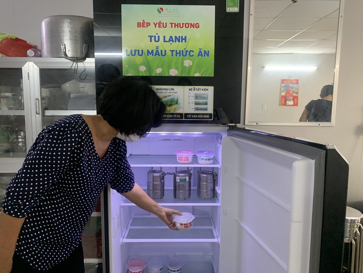 Kiểm soát suất ăn từ thiện tại bệnh viện: Khó nhưng phải làm! - Ảnh 2.