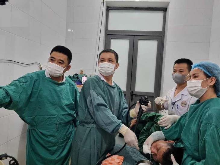 Người đàn ông suýt thủng dạ dày do thói quen ngậm tăm - Ảnh 1. Người đàn ông suýt thủng dạ dày do thói quen ngậm tăm - Ảnh 1.