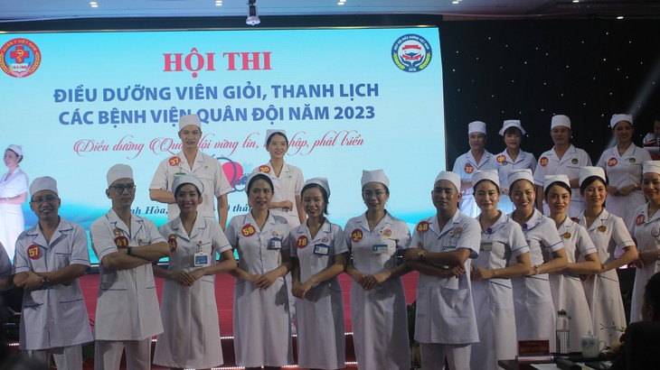 Mỗi điều dưỡng như một người thân ‘đặc biệt’ của bệnh nhân - Ảnh 4. Mỗi điều dưỡng như một người thân ‘đặc biệt’ của bệnh nhân - Ảnh 4.