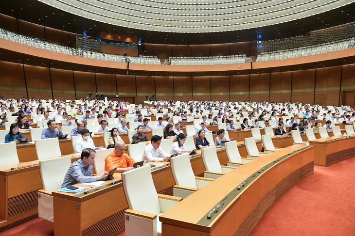 Mục tiêu năm 2024 đạt 13,5 bác sĩ/vạn dân, 94,1% dân số tham gia BHYT- Ảnh 2.