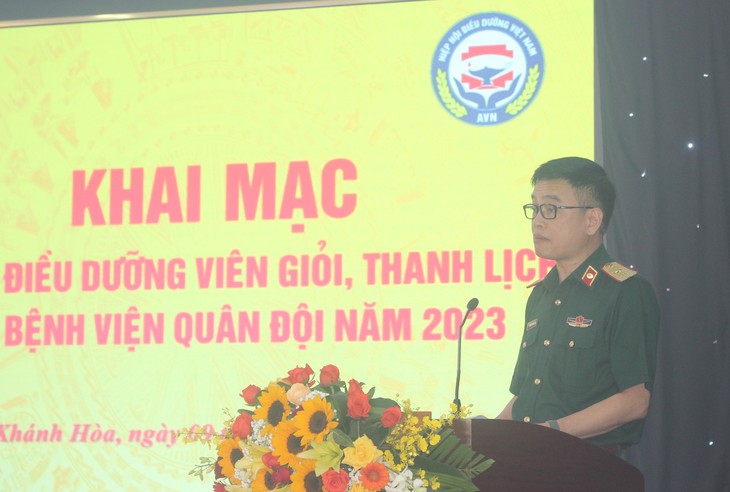 Mỗi điều dưỡng như một người thân ‘đặc biệt’ của bệnh nhân - Ảnh 2. Mỗi điều dưỡng như một người thân ‘đặc biệt’ của bệnh nhân - Ảnh 2.